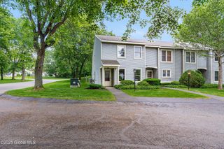 1 Hale Drive, Halfmoon, NY 12065