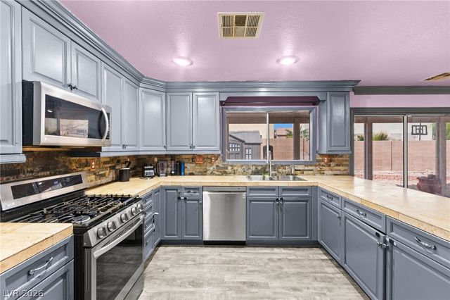 3228 Visionary Bay Avenue, North Las Vegas, NV 89081