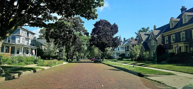 1720 College AVENUE, Racine, WI 53403