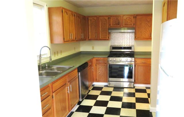 98 Hamilton Street, Providence, RI 02907