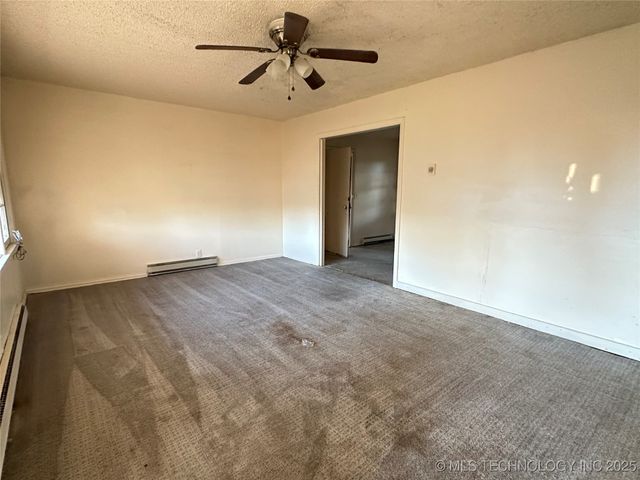 1725 E Elm Lane, Okmulgee, OK 74447