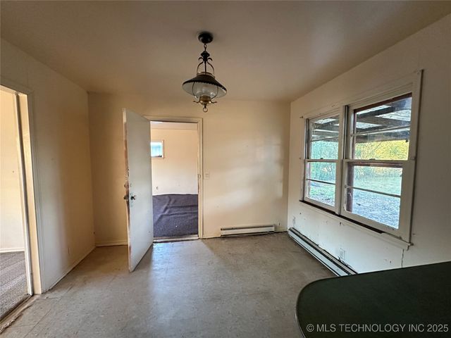 1725 E Elm Lane, Okmulgee, OK 74447