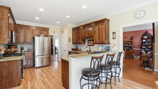 201 Victoria Ct, Tullahoma, TN 37388