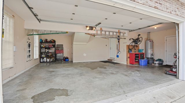 201 Victoria Ct, Tullahoma, TN 37388