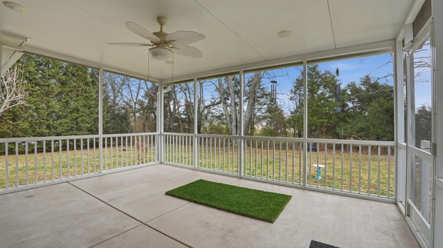 201 Victoria Ct, Tullahoma, TN 37388