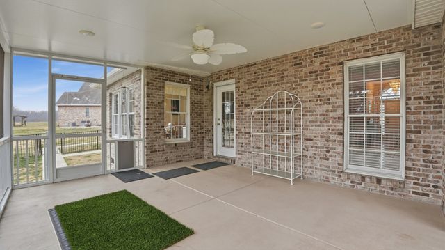 201 Victoria Ct, Tullahoma, TN 37388