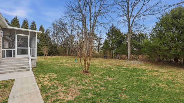 201 Victoria Ct, Tullahoma, TN 37388