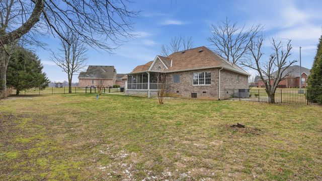 201 Victoria Ct, Tullahoma, TN 37388