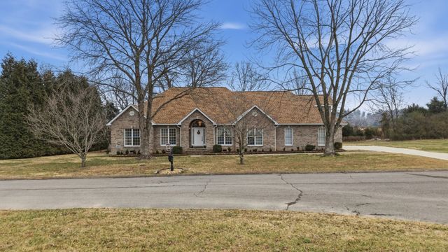 201 Victoria Ct, Tullahoma, TN 37388