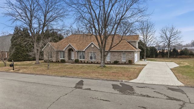 201 Victoria Ct, Tullahoma, TN 37388