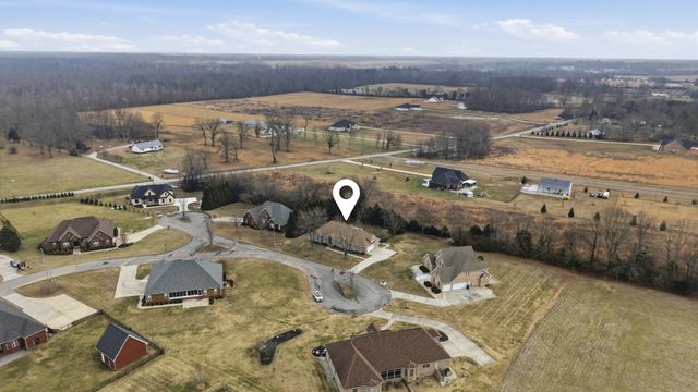 201 Victoria Ct, Tullahoma, TN 37388