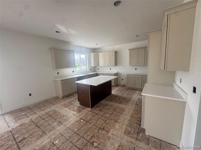 24314 Sawgrass Drive, Macomb, MI 48042