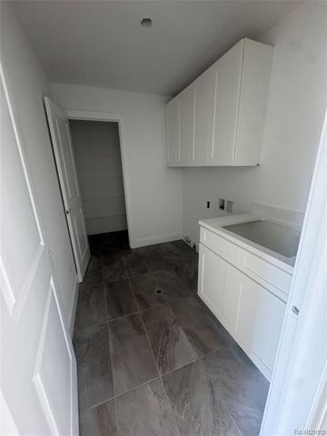 24314 Sawgrass Drive, Macomb, MI 48042