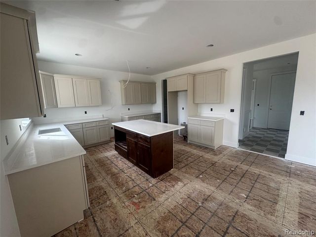 24314 Sawgrass Drive, Macomb, MI 48042