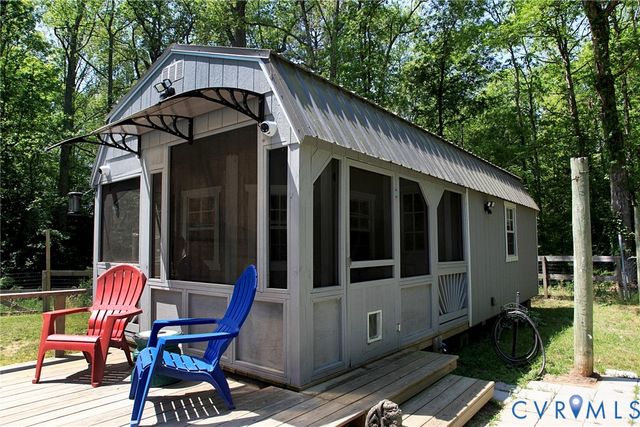 95 Fish Brax Ln, Hague, VA 22469