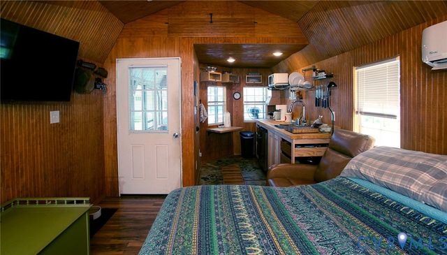 95 Fish Brax Ln, Hague, VA 22469