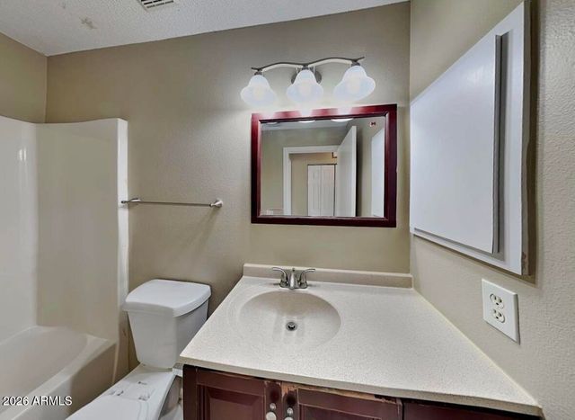 8907 W ROMA Avenue, Phoenix, AZ 85037