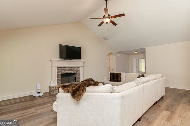 2028 Highway 211 NE, Statham, GA 30666