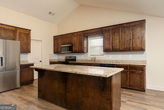 2028 Highway 211 NE, Statham, GA 30666