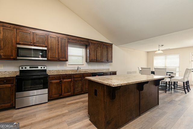 2028 Highway 211 NE, Statham, GA 30666