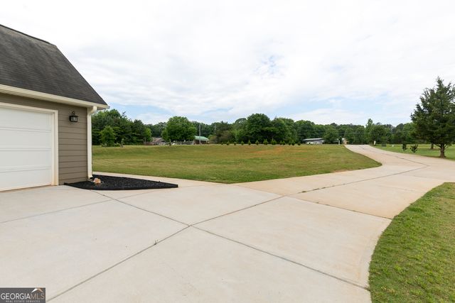 2028 Highway 211 NE, Statham, GA 30666