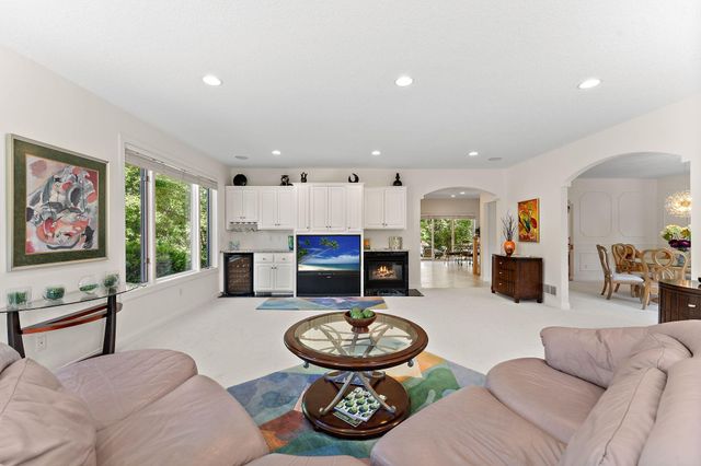 2935 Minnehaha Curve E, Minnetonka, MN 55391