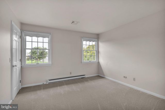 3170 MARIAN DR, Manheim, PA 17545