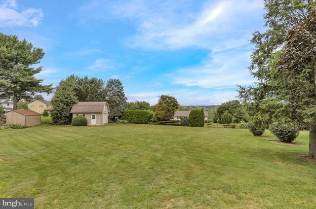 3170 MARIAN DR, Manheim, PA 17545