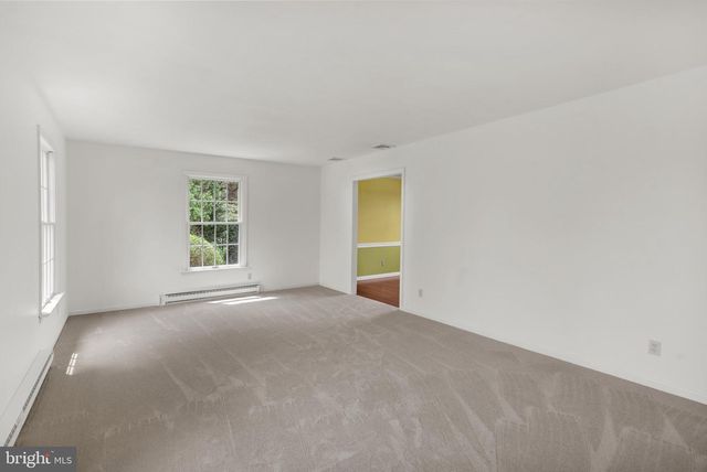 3170 MARIAN DR, Manheim, PA 17545
