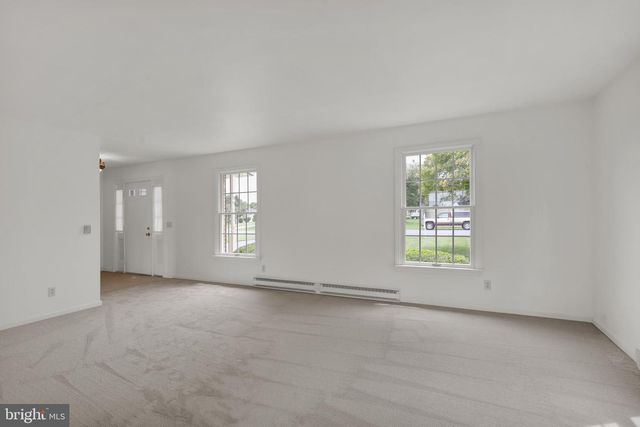3170 MARIAN DR, Manheim, PA 17545