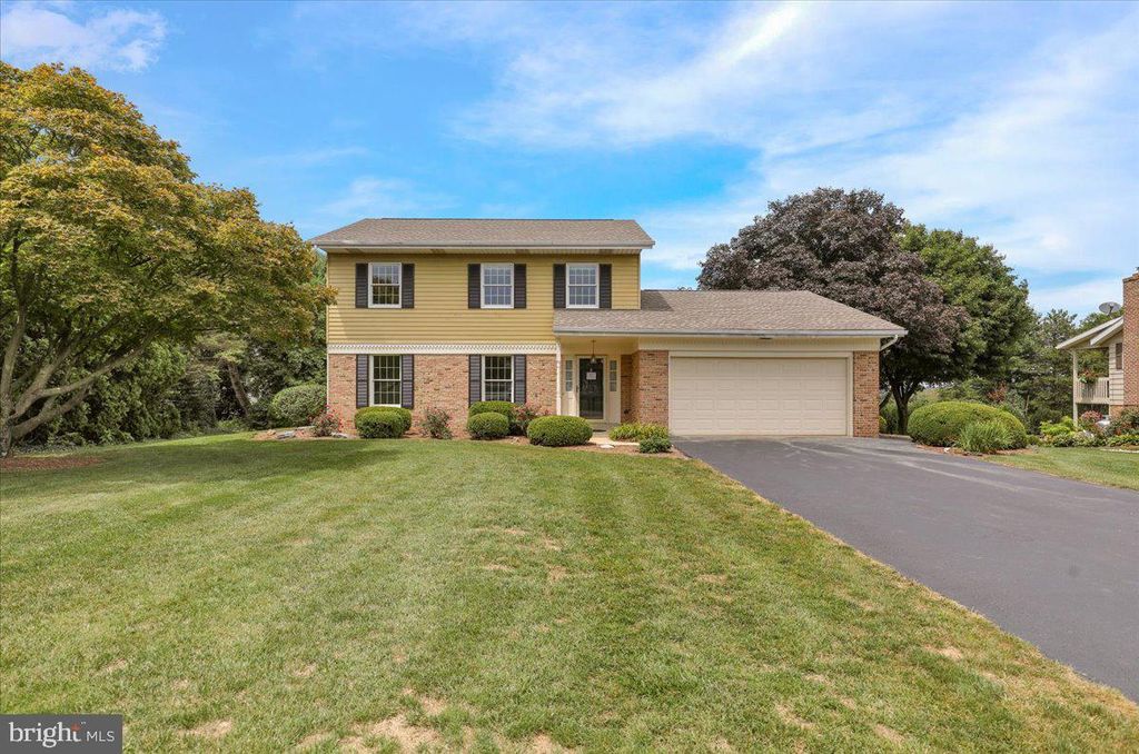 3170 MARIAN DR, Manheim, PA 17545