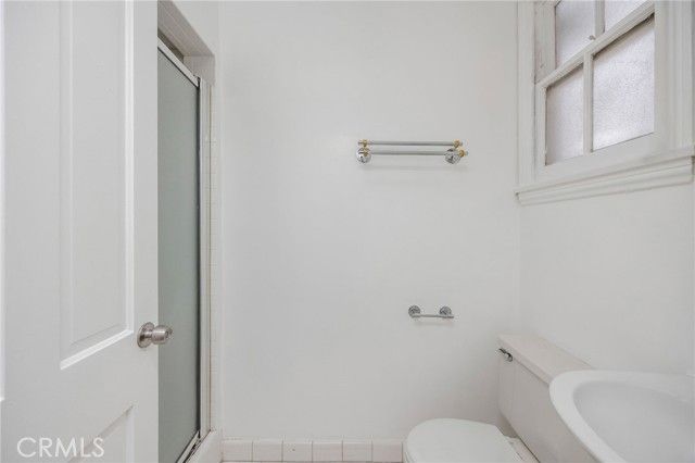 10370 Ashton Avenue, Los Angeles, CA 90024