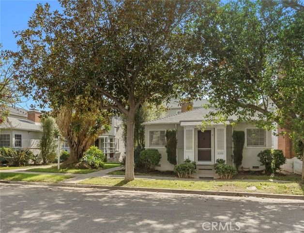 10370 Ashton Avenue, Los Angeles, CA 90024