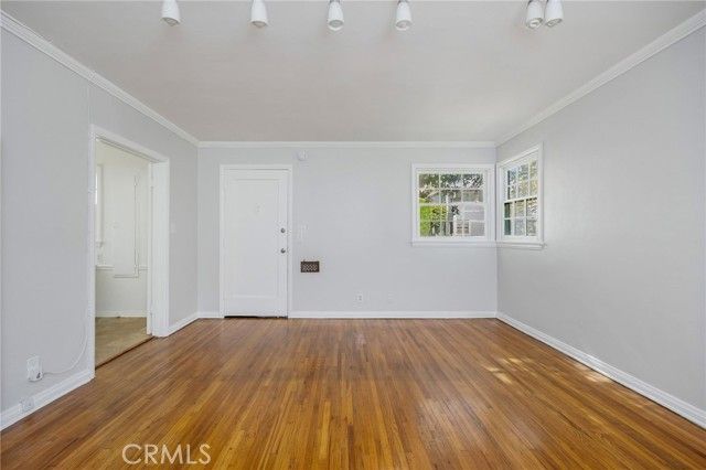 10370 Ashton Avenue, Los Angeles, CA 90024