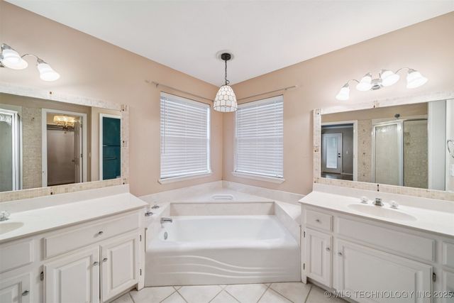 3311 Fairway Street E, Claremore, OK 74019