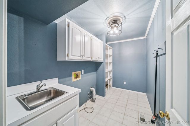 3311 Fairway Street E, Claremore, OK 74019