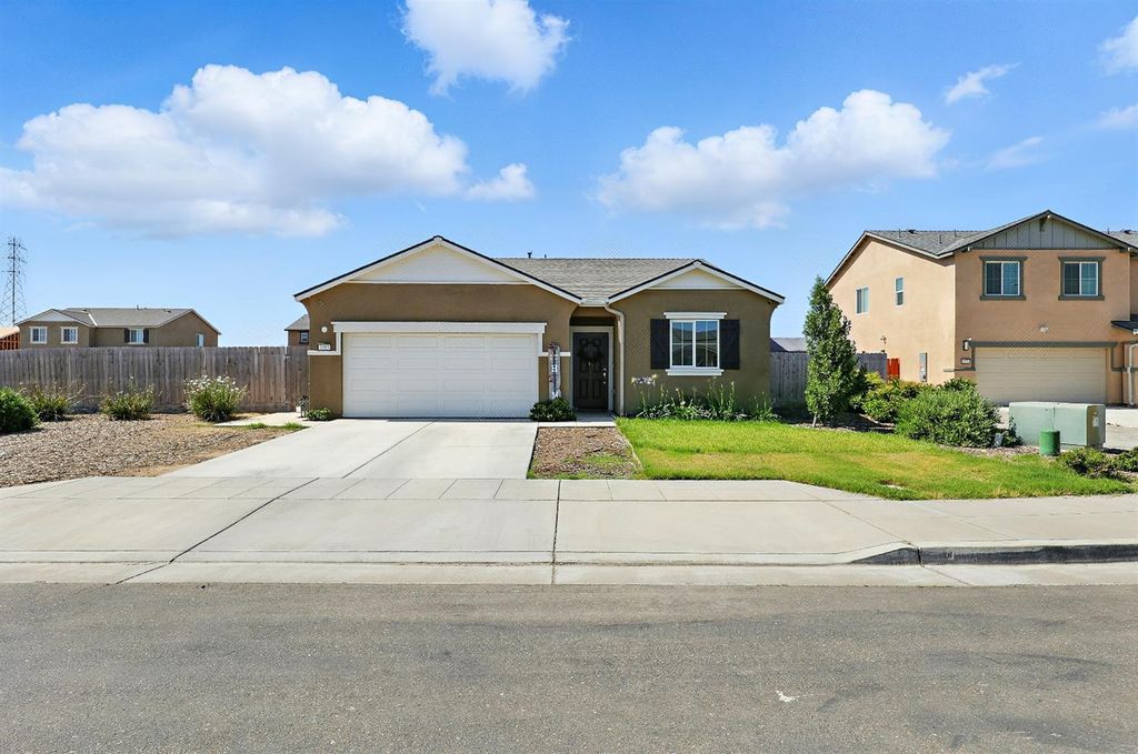 Image 1 of property listing at 1985 Alma Court, Chowchilla, CA 93610
