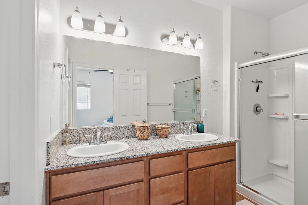 Image 17 of property listing at 1985 Alma Court, Chowchilla, CA 93610