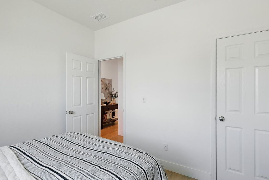 Image 24 of property listing at 1985 Alma Court, Chowchilla, CA 93610