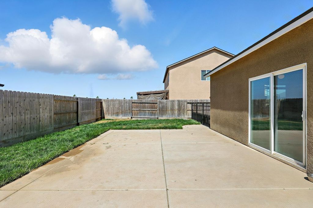 Image 26 of property listing at 1985 Alma Court, Chowchilla, CA 93610