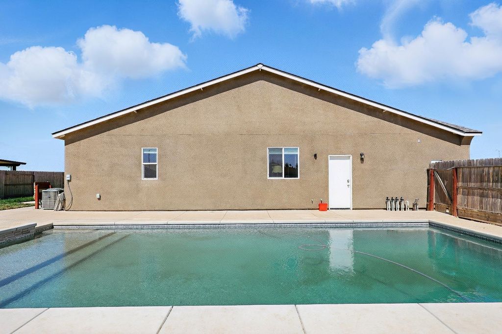 Image 29 of property listing at 1985 Alma Court, Chowchilla, CA 93610