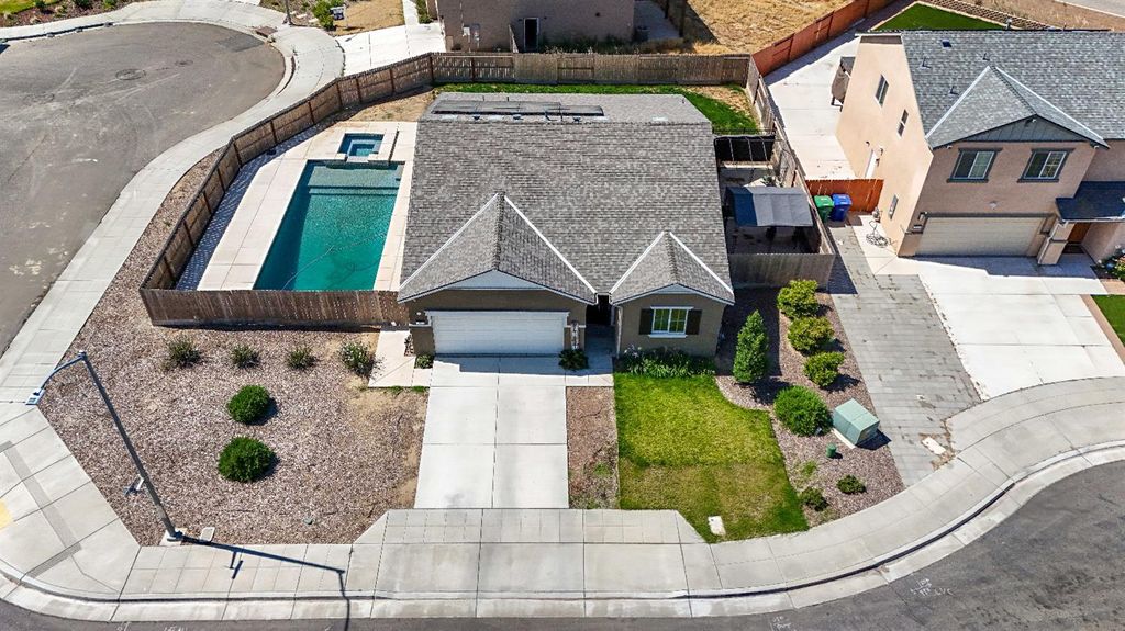 Image 31 of property listing at 1985 Alma Court, Chowchilla, CA 93610