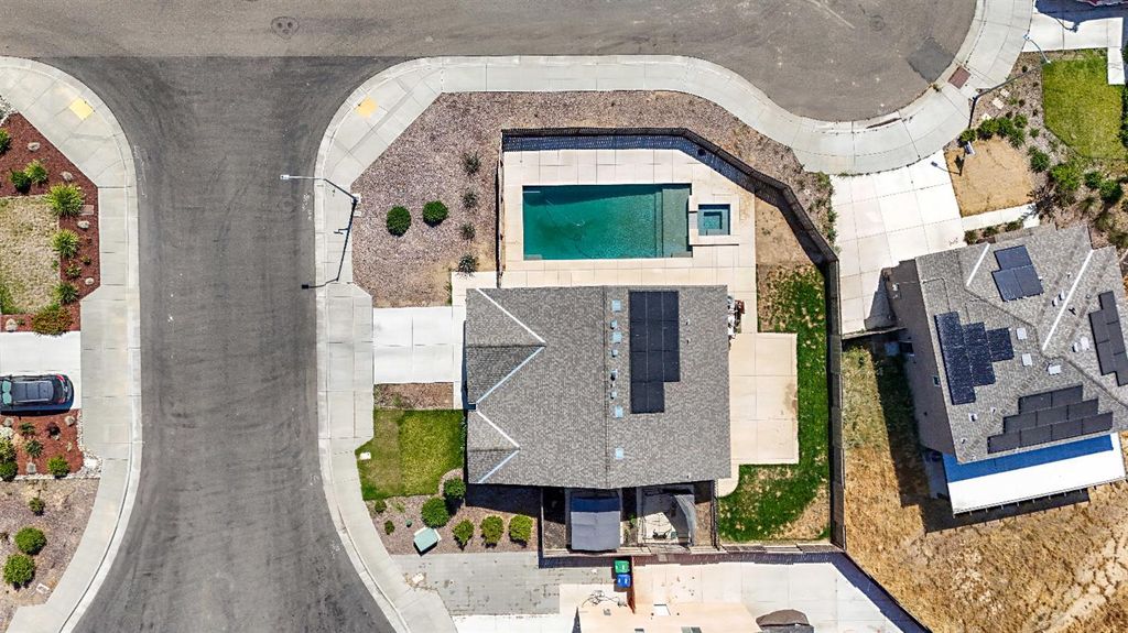 Image 32 of property listing at 1985 Alma Court, Chowchilla, CA 93610