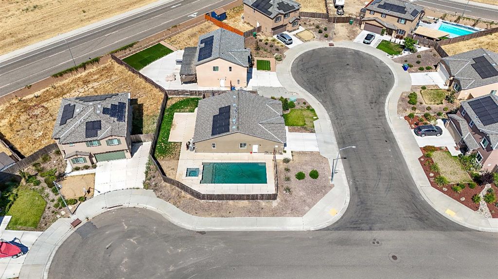 Image 34 of property listing at 1985 Alma Court, Chowchilla, CA 93610