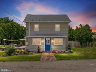 10399 S MIDDLE RD, Edinburg, VA 22824