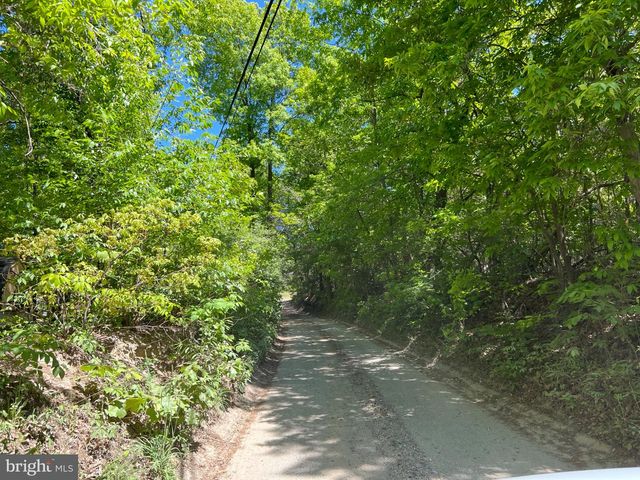 6815 MARSHALL RD, St Leonard, MD 20685