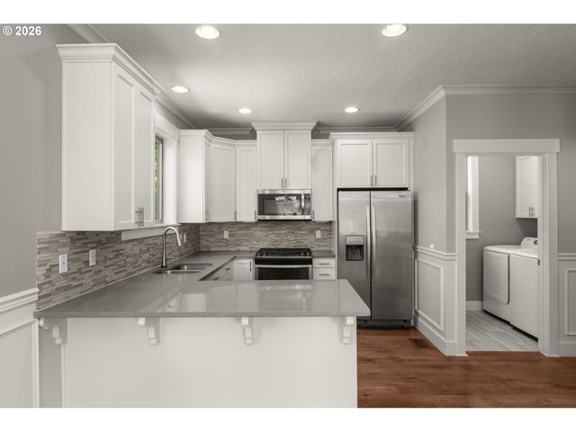 8280 N BURRAGE Ave, Portland, OR 97217