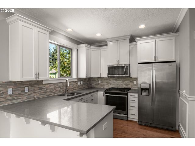 8280 N BURRAGE Ave, Portland, OR 97217