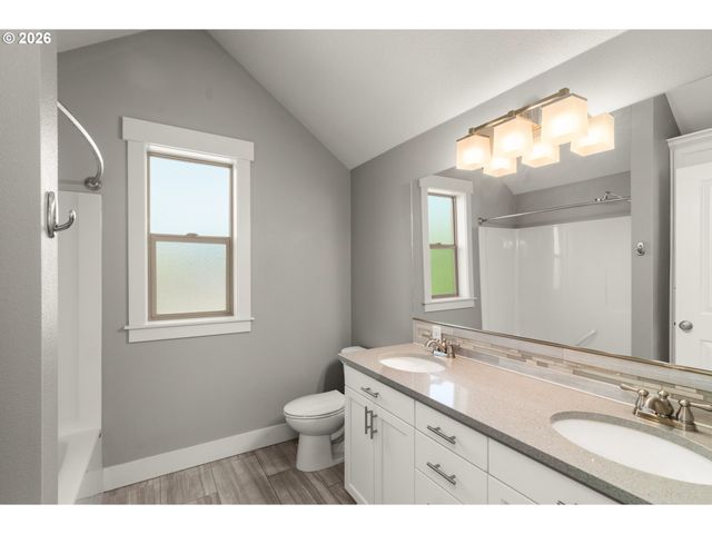 8280 N BURRAGE Ave, Portland, OR 97217