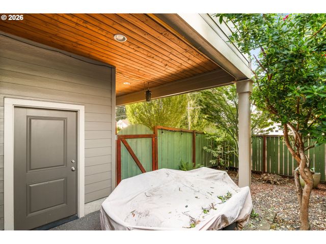 8280 N BURRAGE Ave, Portland, OR 97217